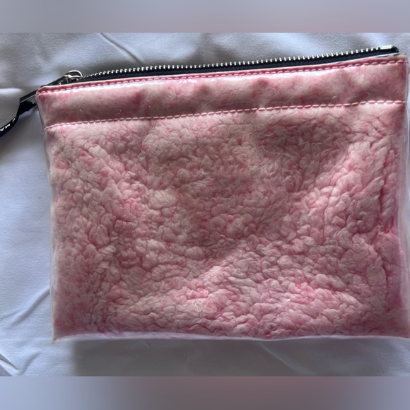 The Snuggle Pouch Marc Jacobs - Picture 2 of 8